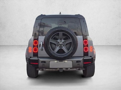 Used 2024 Land Rover Defender 110 X-Dynamic SE AWD/4WD image 7