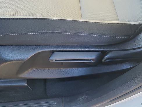 Used 2024 Honda CR-V LX image 17