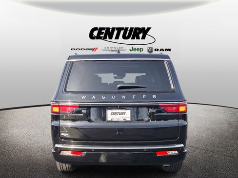 Used 2024 Jeep Wagoneer L 4WD w/ Premium Group I image 5