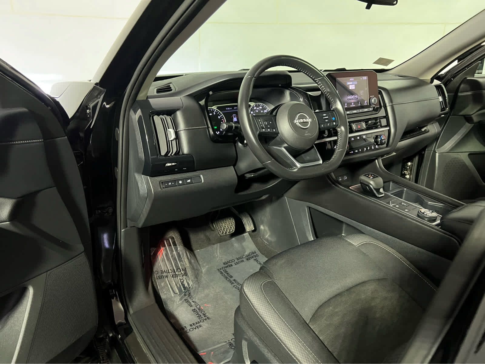Certified 2023 Nissan Pathfinder SV w/ SV Premium Package AWD/4WD image 23