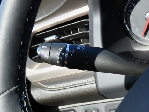 Used 2023 GMC Acadia Denali image 36