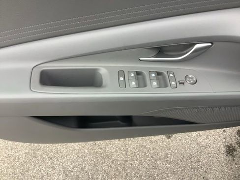 Certified 2025 Hyundai Elantra Blue image 21