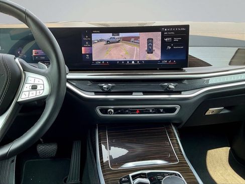 Used 2026 BMW X7 xDrive40i AWD/4WD image 11