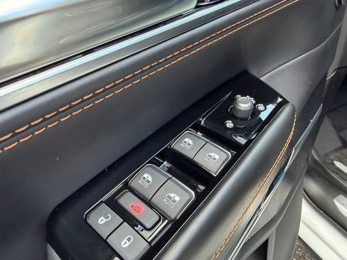 Used 2023 Jeep Grand Wagoneer Series III w/ Rear Seat Video Group 1 AWD/4WD image 35