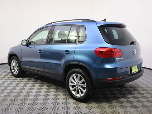 Used 2018 Volkswagen Tiguan Limited w/ Premium Package image 3