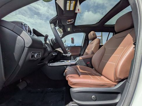 Used 2026 Mercedes-Benz GLB 250 4MATIC image 16