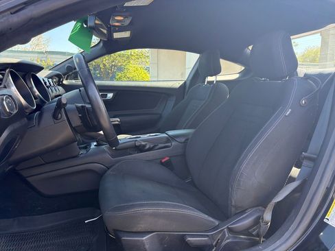 Used 2019 Ford Mustang Coupe RWD image 11
