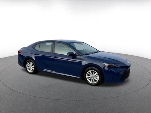 Used 2025 Toyota Camry LE image 2