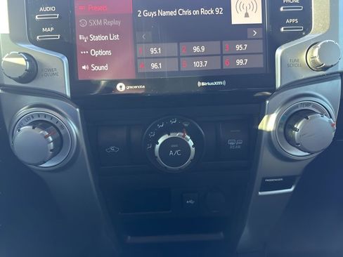 Used 2021 Toyota 4Runner SR5 image 18