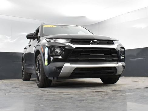 Used 2021 Chevrolet TrailBlazer LT w/ Convenience Package FWD image 42