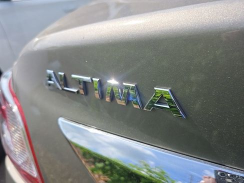 Used 2013 Nissan Altima 2.5 SV FWD image 8