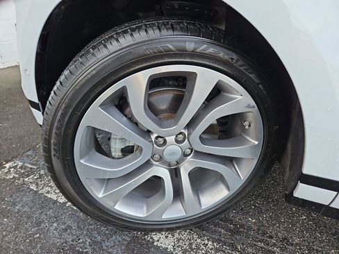 Used 2020 Land Rover Range Rover Evoque First Edition image 33