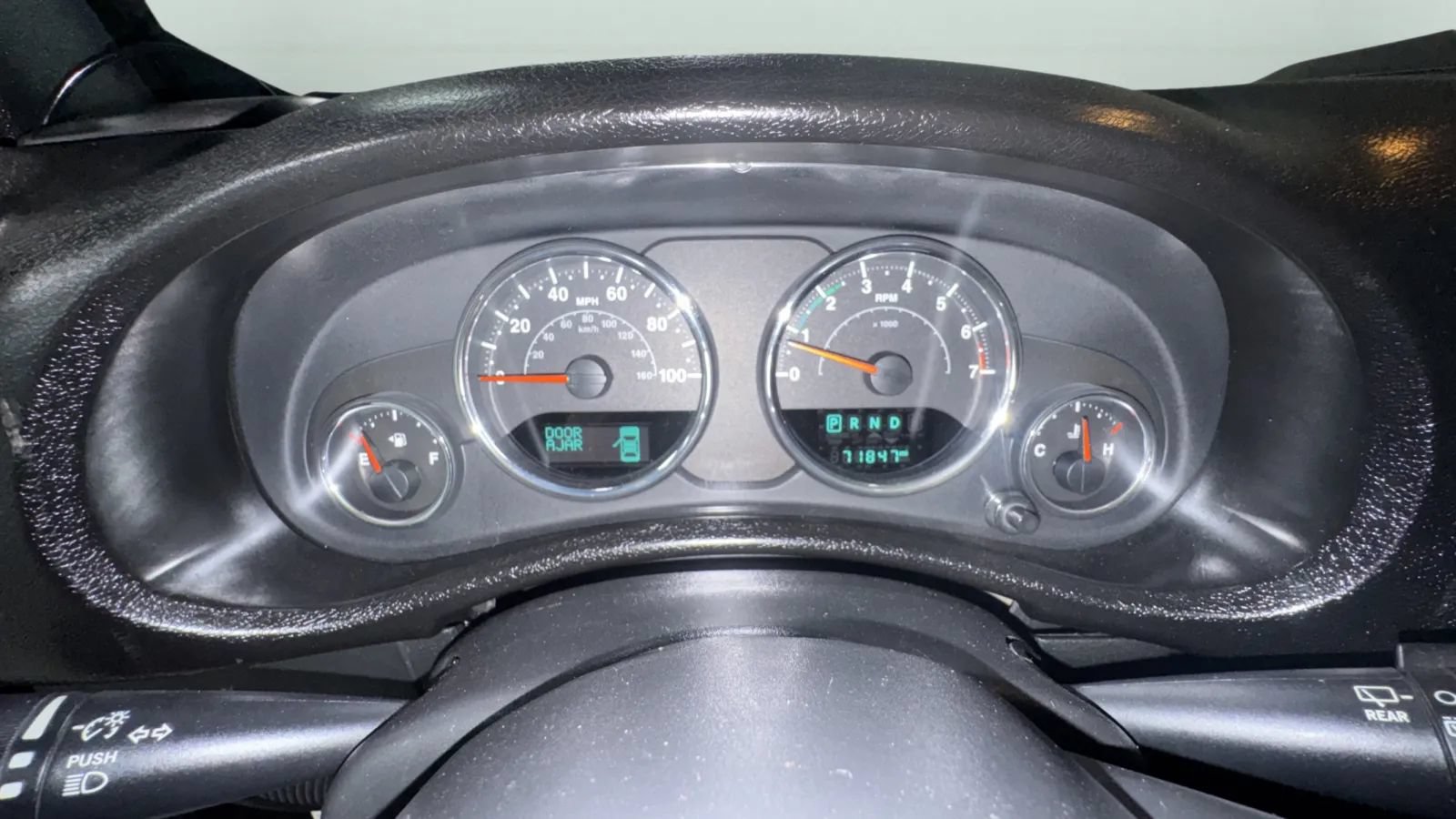 Used 2018 Jeep Wrangler Unlimited Sahara w/ Connectivity Group AWD/4WD image 11