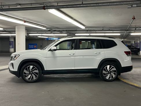 Used 2024 Volkswagen Atlas SE w/ Panoramic Sunroof Package AWD/4WD image 35