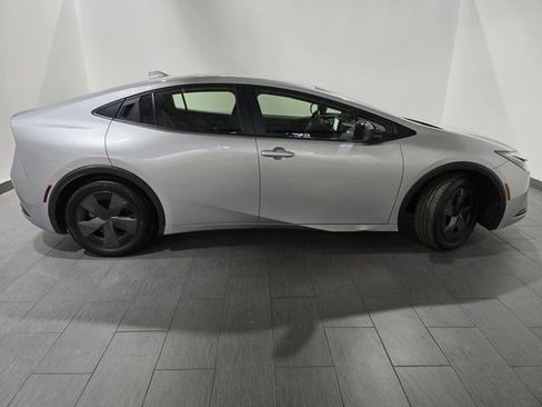 Used 2025 Toyota Prius LE image 6