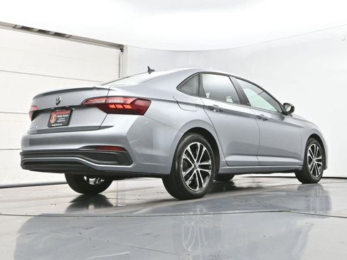 Used 2024 Volkswagen Jetta Sport image 31