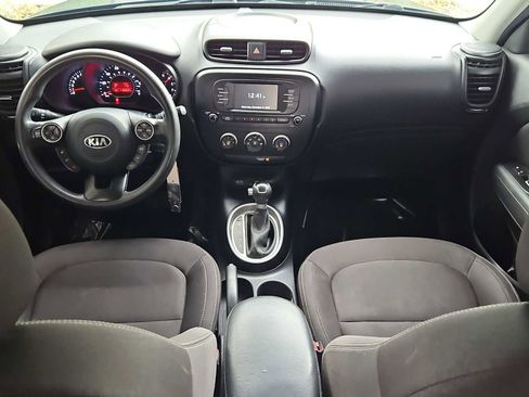 Used 2018 Kia Soul Base image 16