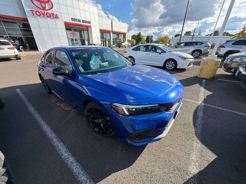 Used 2023 Honda Civic Sport image 2