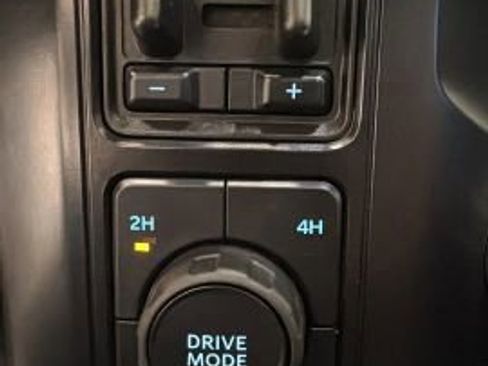 Used 2024 Ford F350 Platinum w/ FX4 Off-Road Package image 31