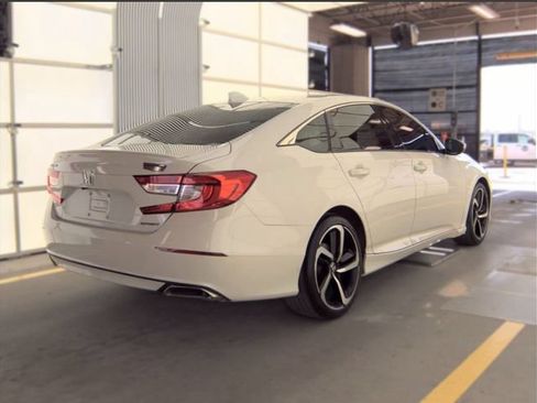 Used 2019 Honda Accord Sport image 2