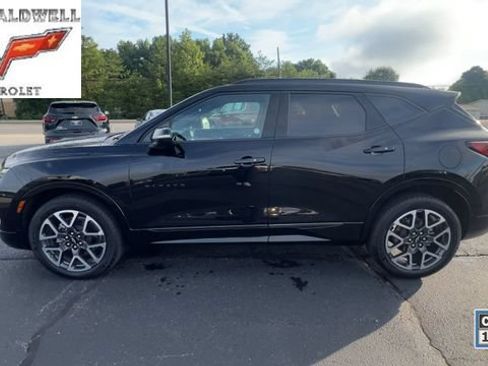 Used 2025 Chevrolet Blazer RS FWD image 5