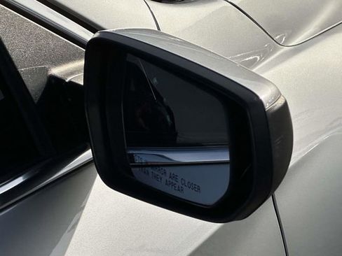 Used 2020 Chevrolet Malibu LT image 28