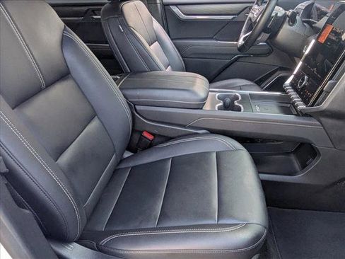 Used 2024 GMC Acadia Elevation image 20