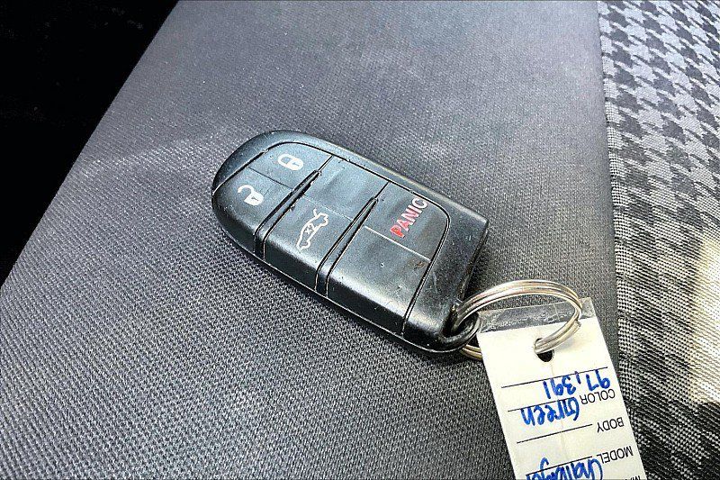 Used 2019 Dodge Challenger SXT AWD/4WD image 8