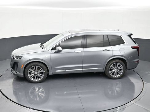 Certified 2023 Cadillac XT6 Premium Luxury w/ Technology Package FWD image 13