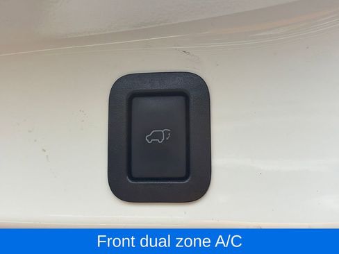 Used 2018 Toyota Highlander SE AWD/4WD image 9