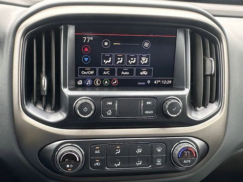 Used 2019 Chevrolet Colorado Z71 AWD/4WD image 13