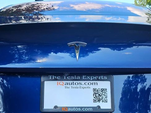 Used 2018 Tesla Model 3 Long Range RWD image 17