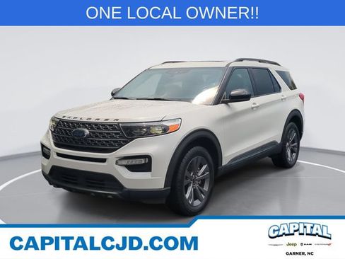 Used 2023 Ford Explorer XLT w/ Equipment Group 202A AWD/4WD image 1