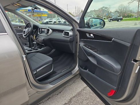 Used 2019 Kia Sorento L image 38