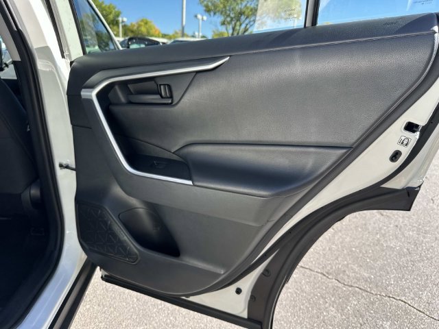 Used 2019 Toyota RAV4 LE AWD/4WD image 29