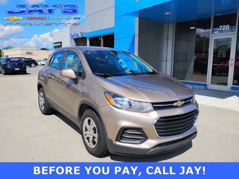 Used 2018 Chevrolet Trax LS FWD image 1