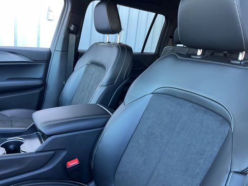 New 2025 Jeep Grand Cherokee L Altitude image 27