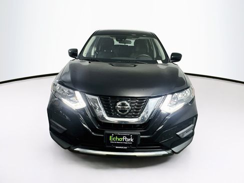 Used 2020 Nissan Rogue S FWD image 2