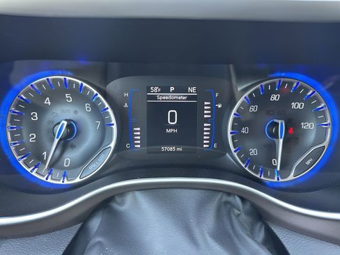 Used 2023 Chrysler Voyager LX image 22