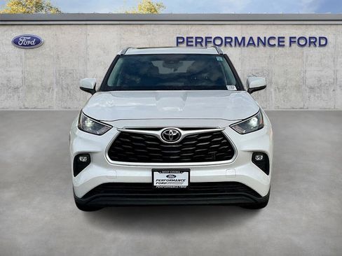 Used 2023 Toyota Highlander L image 2