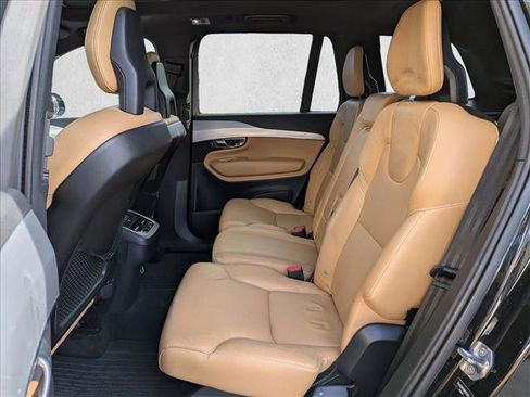 Used 2017 Volvo XC90 T6 Momentum w/ Vision Package AWD/4WD image 16