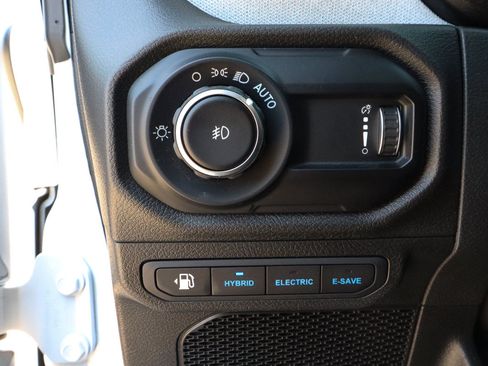 Used 2025 Jeep Wrangler Unlimited Sport S 4xe AWD/4WD image 18