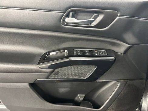 Used 2022 Nissan Pathfinder SV w/ SV Premium Package image 21