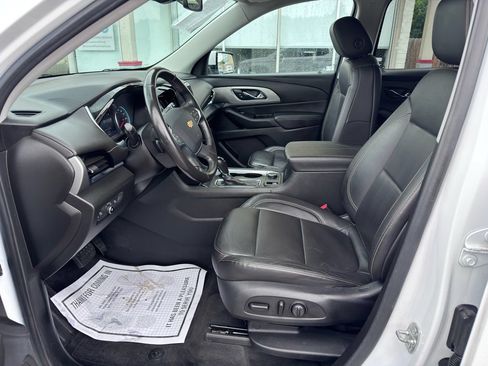 Used 2020 Chevrolet Traverse LT w/ LPO, Floor Liner Package AWD/4WD image 15