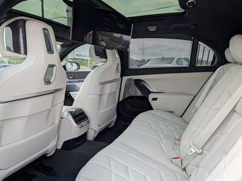 New 2026 BMW 740i xDrive w/ Executive Package AWD/4WD image 7