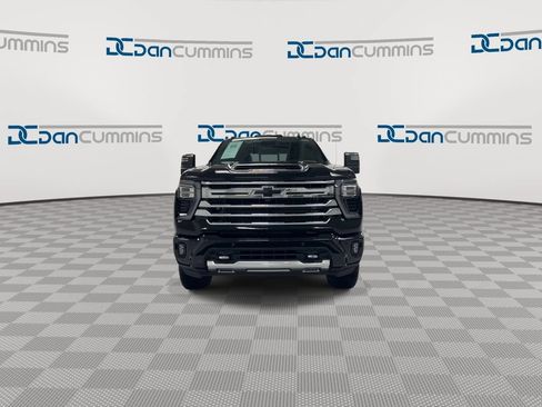 Used 2026 Chevrolet Silverado 2500 High Country w/ High Country Premium Package AWD/4WD image 3