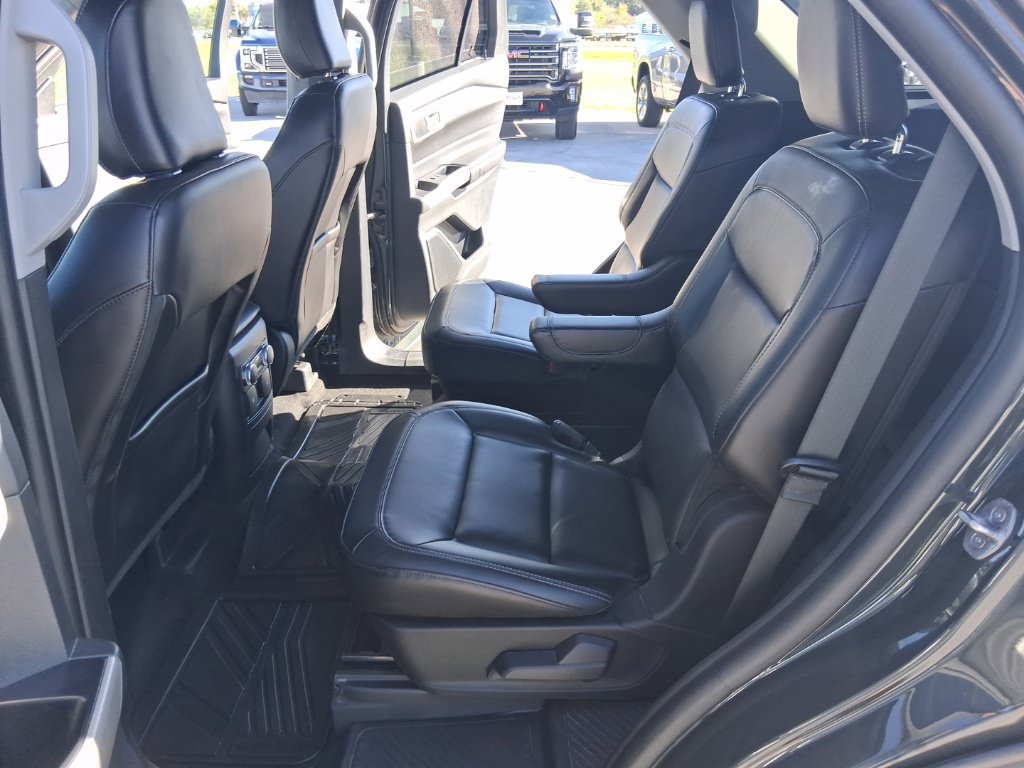 Used 2023 Ford Explorer XLT AWD/4WD image 15