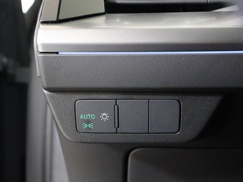 Used 2024 Audi Q4 e-tron Premium Plus image 29