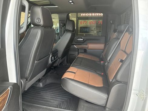 Used 2023 Chevrolet Silverado 2500 High Country w/ Z71 Off-Road Package AWD/4WD image 17