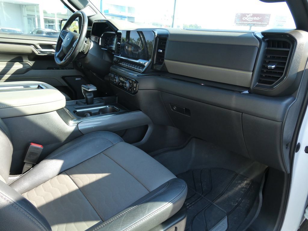 Used 2022 Chevrolet Silverado 1500 ZR2 w/ Technology Package AWD/4WD image 15
